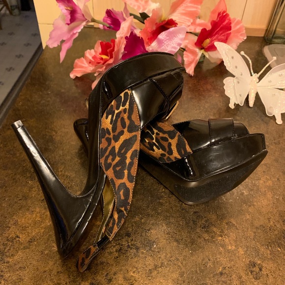 🌈 Guess Platform Leopard Print Peep Toe Heels - Picture 7 of 8
